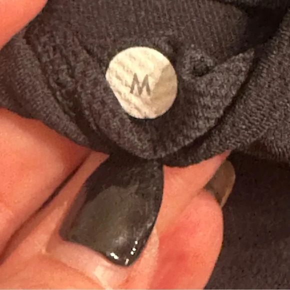 Lululemon long Sleeve
Black M - Picture 5 of 12